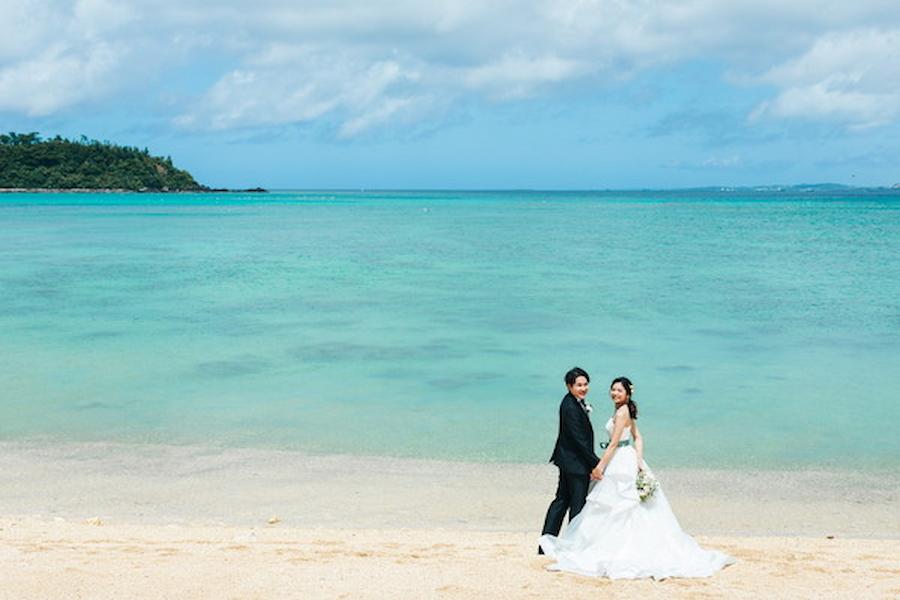 沖縄で挙式費用を抑えたいならシンプルセレモニーに注目!3チャペルで叶う『フォト+人前式』の人気プラン (2)