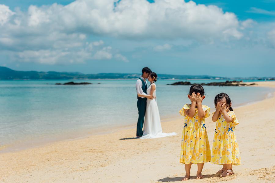 夏まっさかりの沖縄でファミリーフォトウェディング！チャペル＆ビーチ2ロケプラン、ベビーシッター付きで安心＆快適の思い出づくり (9)