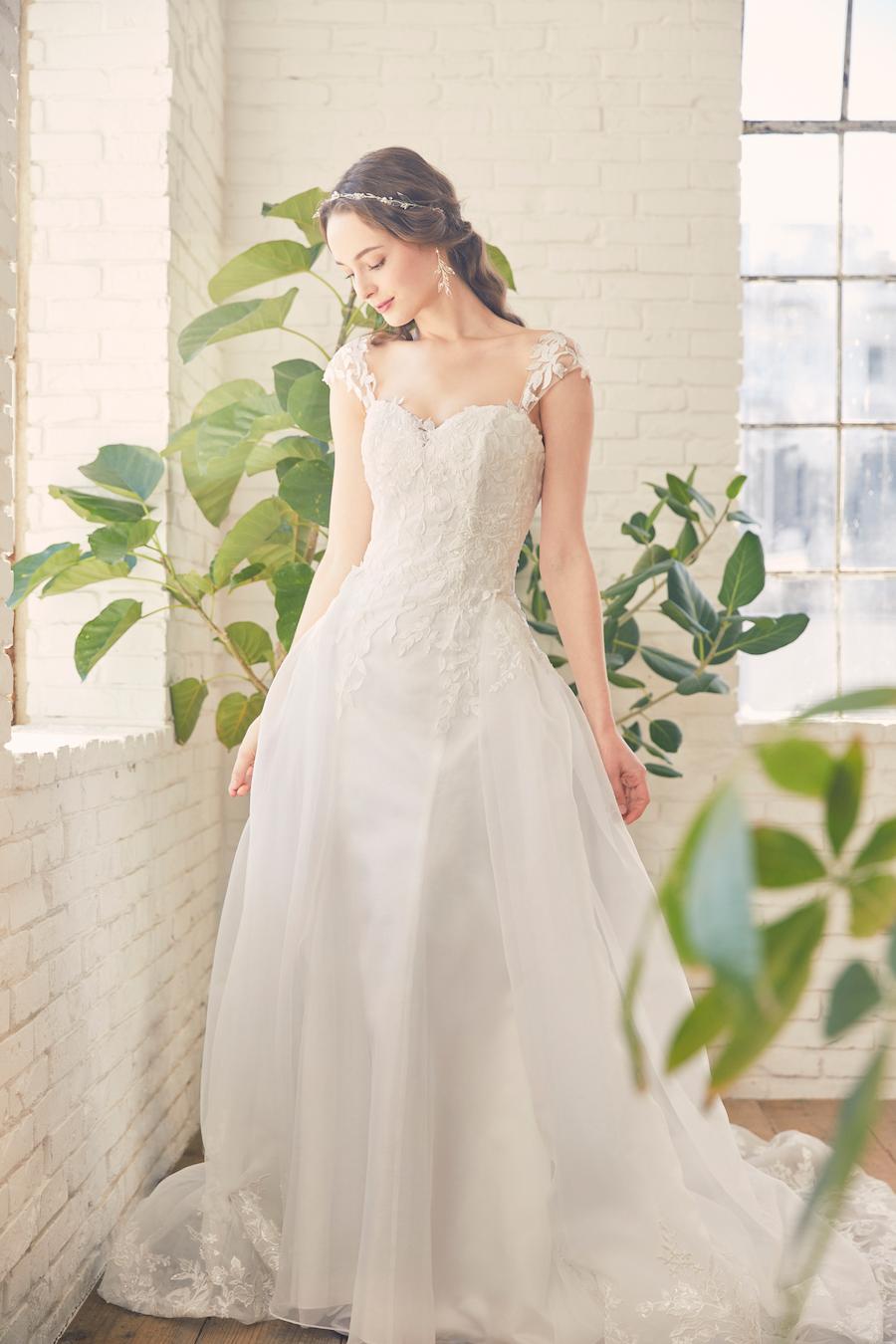 フォトウェディングも衣装の種類は妥協しない。追加料金なしで選び放題、ワタベの上質ドレスと沖縄の絶景 (3)