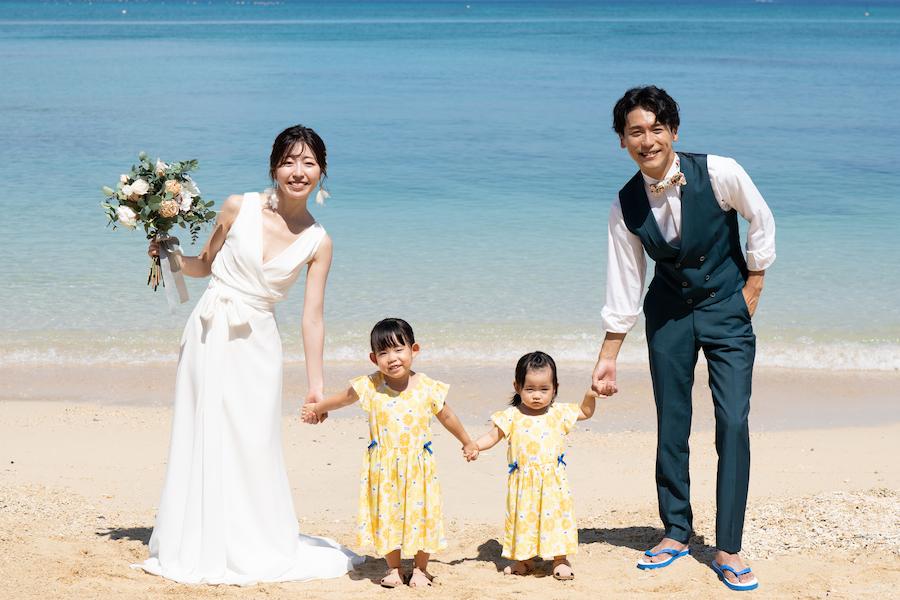 夏まっさかりの沖縄でファミリーフォトウェディング！チャペル＆ビーチ2ロケプラン、ベビーシッター付きで安心＆快適の思い出づくり (2)