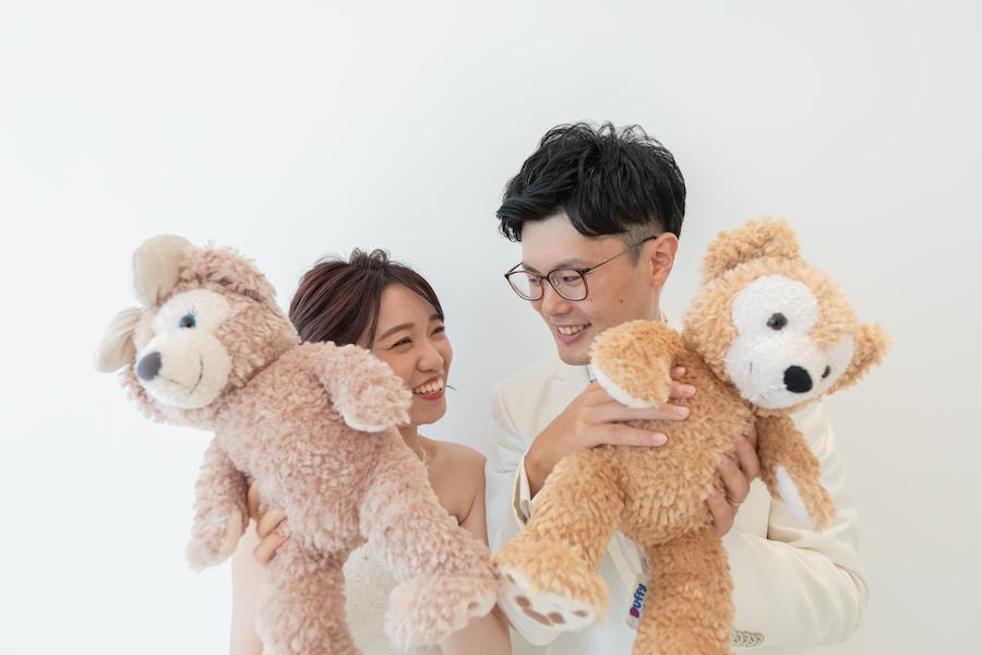 【完全版】チャペルで叶えるフォトウェディングのポーズ集！前撮りや撮影で真似したいおしゃれな実例30選 (17)