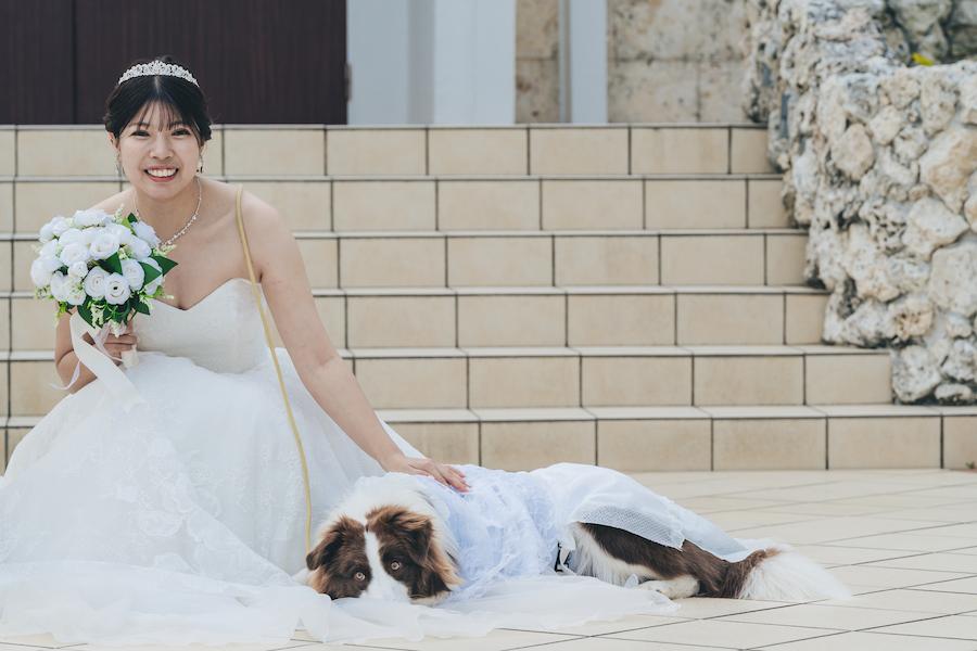 【完全版】チャペルで叶えるフォトウェディングのポーズ集！前撮りや撮影で真似したいおしゃれな実例30選 (10)