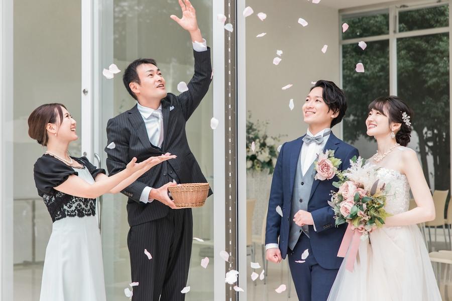 沖縄結婚式の服装マナー、かりゆしってどうなの?親族・ゲスト別の考え方や、フォトウェディング参列のケース (2)