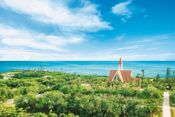 丘の上に建つアラマンダチャペル