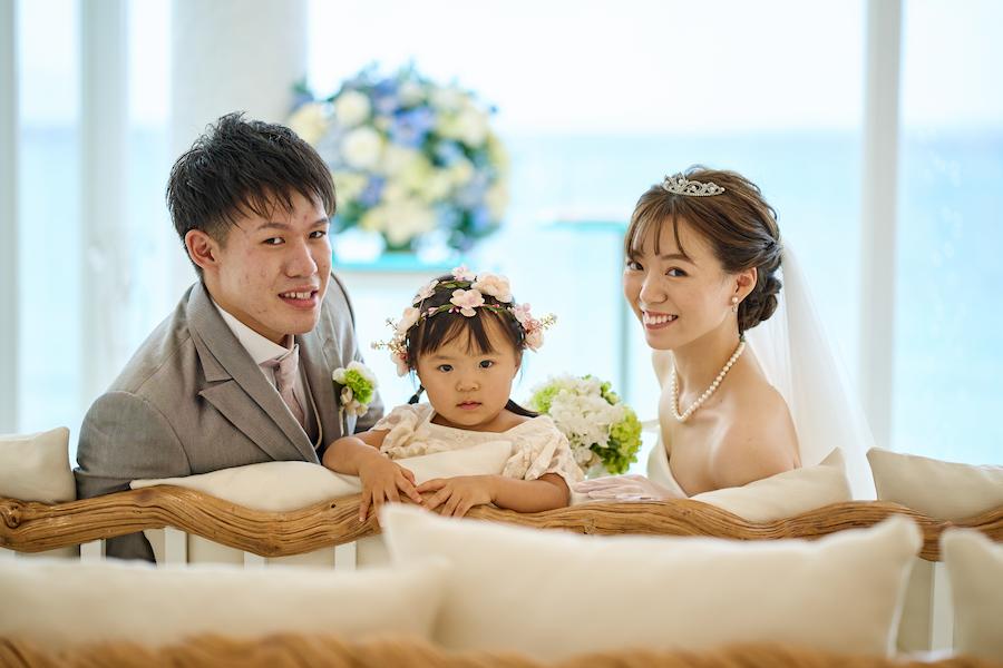 【完全版】チャペルで叶えるフォトウェディングのポーズ集！前撮りや撮影で真似したいおしゃれな実例30選 (16)