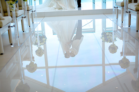 大理石に映るお二人