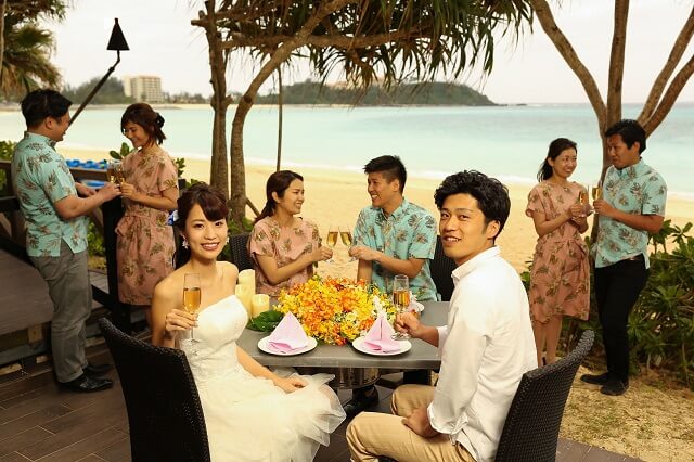 沖縄の結婚式でお呼ばれの服装に合わせる靴は かりゆしウェアやかりゆしワンピースの足元コーデ Okinawa Wedding Magazine