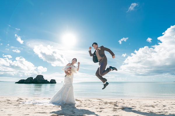 </br>手軽なのにしっかりと伝わる♡スタッフいちおしオプション!</br>商品概要▽</br>ダイジェストムービー『プチシネマ』</br>当日の撮影シーンをシネマ風に編集したムービー 販売価格:¥82,500</br>対象プラン:撮影データが100枚以上含まれるプラン </br>■編集時間:約1分(ダイジェスト) </br>■納品:Webダウンロード納品※画像サイズ:1920×1080(ファイル形式:MP4) </br>※撮影後約30日でデータのダウンロードが可能となります。 </br>※雨天時の別日再撮影は対象外となります。