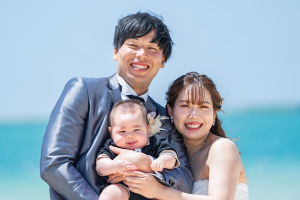 手軽なのにしっかりと伝わる♡スタッフいちおしオプション! 商品概要▽ ダイジェストムービー『プチシネマ』 当日の撮影シーンをシネマ風に編集したムービー 販売価格:¥82,500 対象プラン:撮影データが100枚以上含まれるプラン ■編集時間:約1分(ダイジェスト) ■納品:Webダウンロード納品※画像サイズ:1920×1080(ファイル形式:MP4) ※撮影後約30日でデータのダウンロードが可能となります。 ※雨天時の別日再撮影は対象外となります。