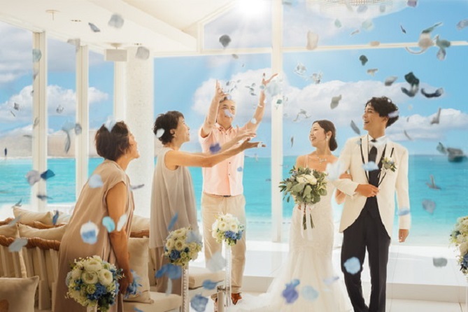 沖縄での結婚式がこんなに格安でいいの？挙式＋衣装＋旅行がセットになった期間限定パッケージプランが登場！