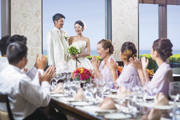 沖縄でレストランウェディング フォト 挙式プランで憧れを叶える Okinawa Wedding Magazine